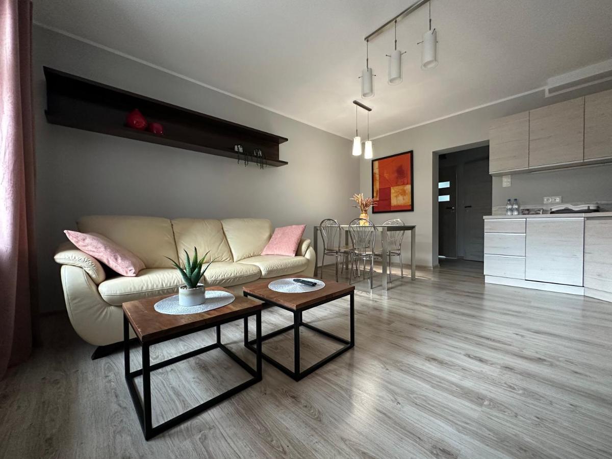 Apartament Przy Cieplickich Tezniach Jelenia Gora Dış mekan fotoğraf