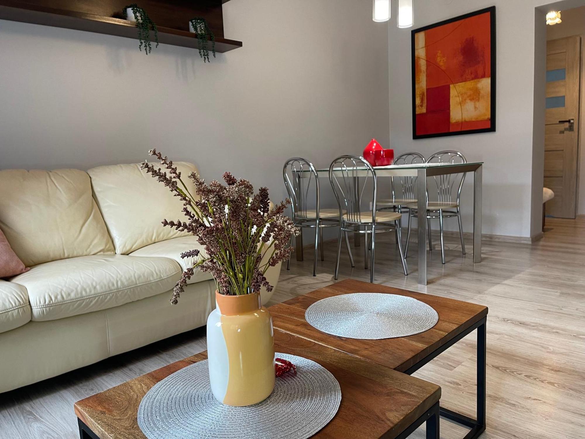 Apartament Przy Cieplickich Tezniach Jelenia Gora Dış mekan fotoğraf