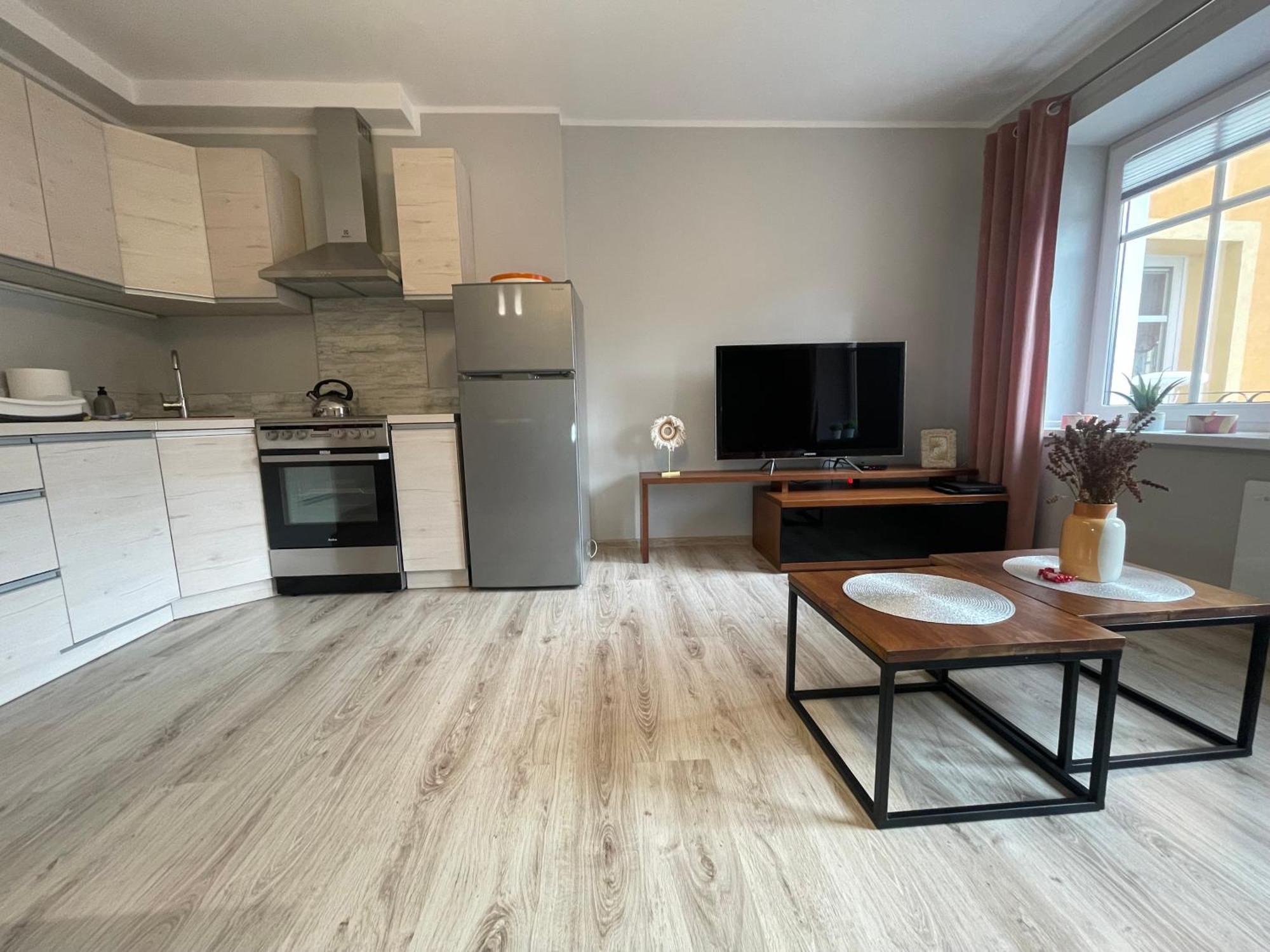 Apartament Przy Cieplickich Tezniach Jelenia Gora Dış mekan fotoğraf