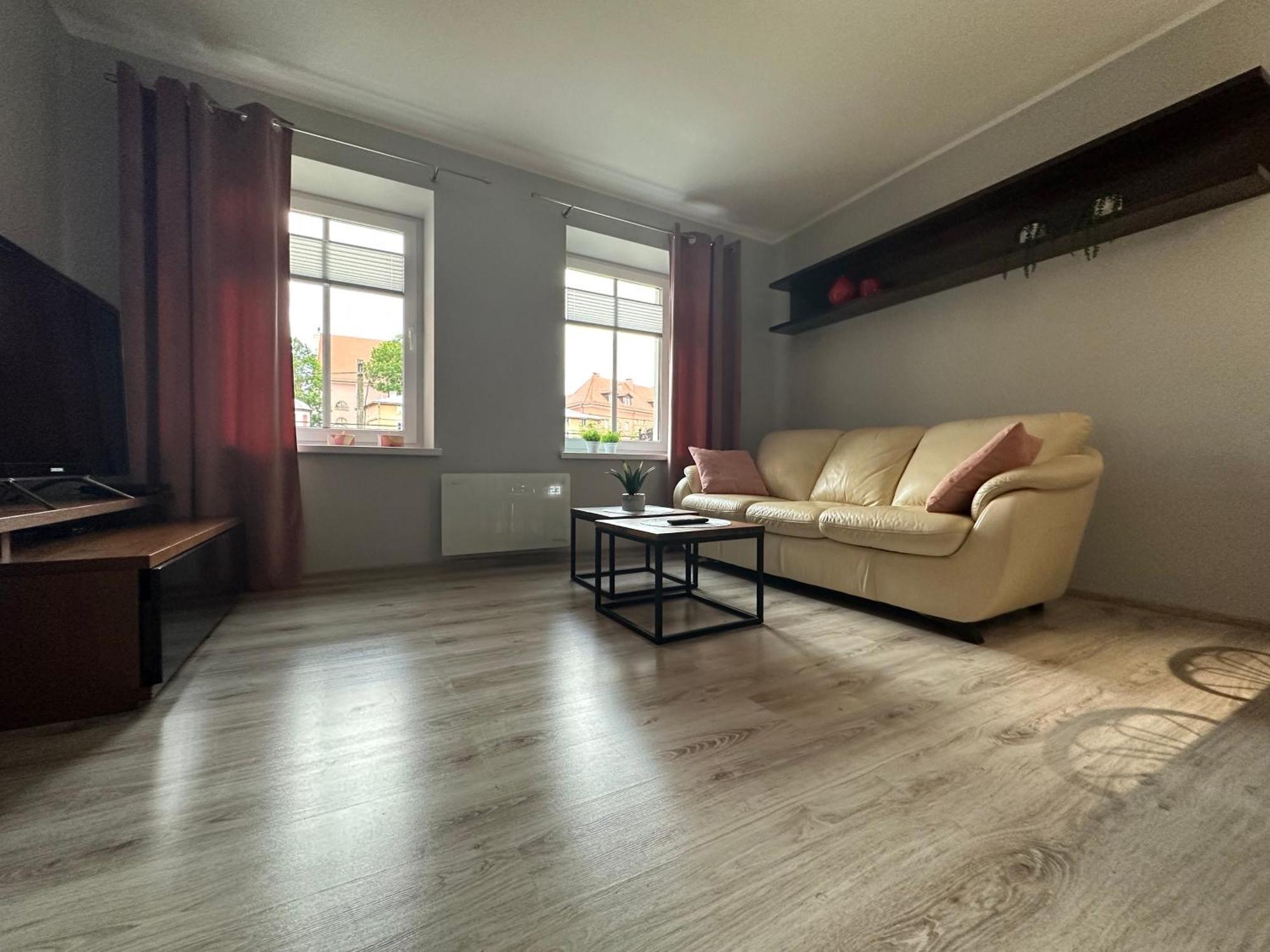 Apartament Przy Cieplickich Tezniach Jelenia Gora Dış mekan fotoğraf